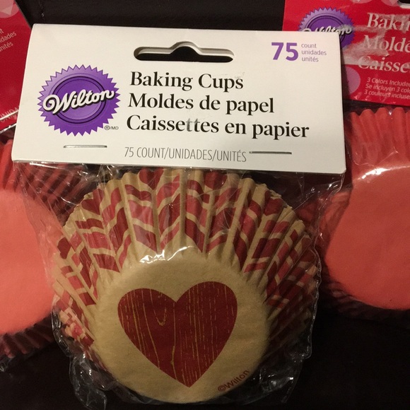 Wilton cupcake liners - Picture 2 of 4